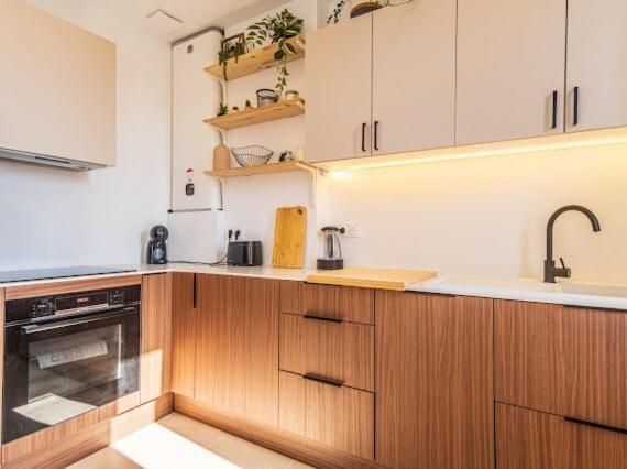 2-room Near Sea, New Fully Equipped Toulon
